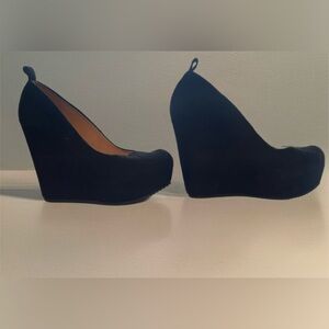 Aldo Black Wedges